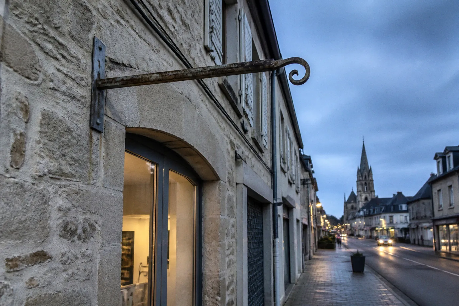 Enseigne à Villers-Bocage : checklist avant l'installation