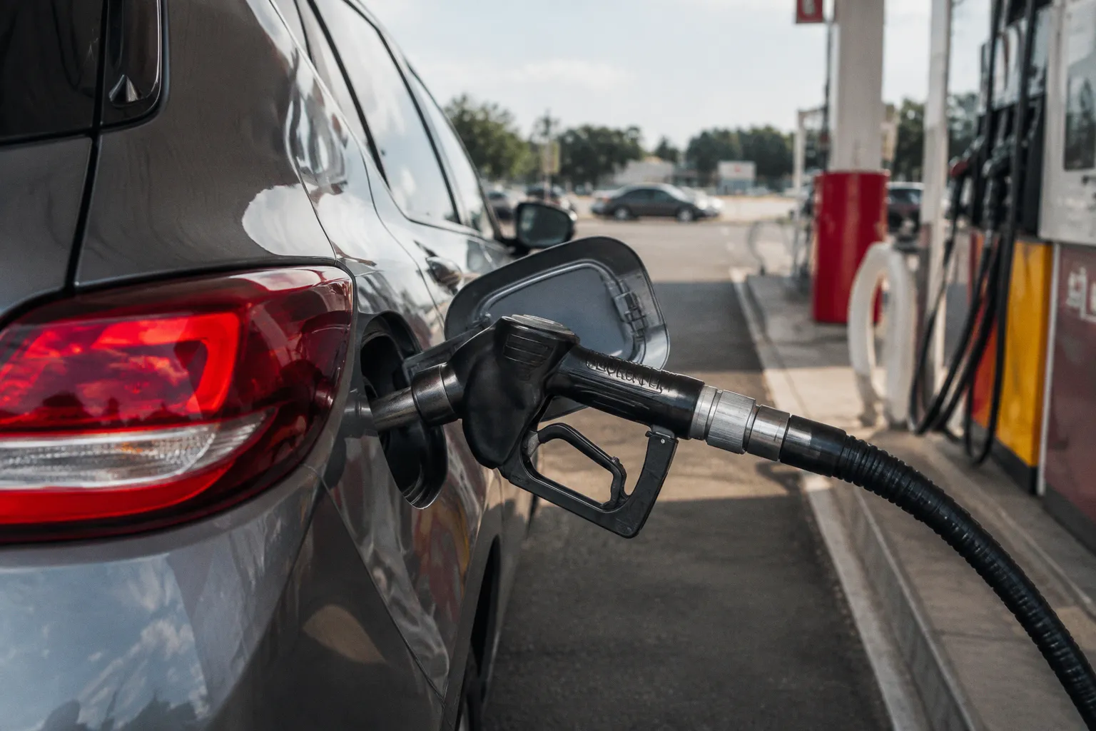 Politique carburant en location auto : les points à vérifier