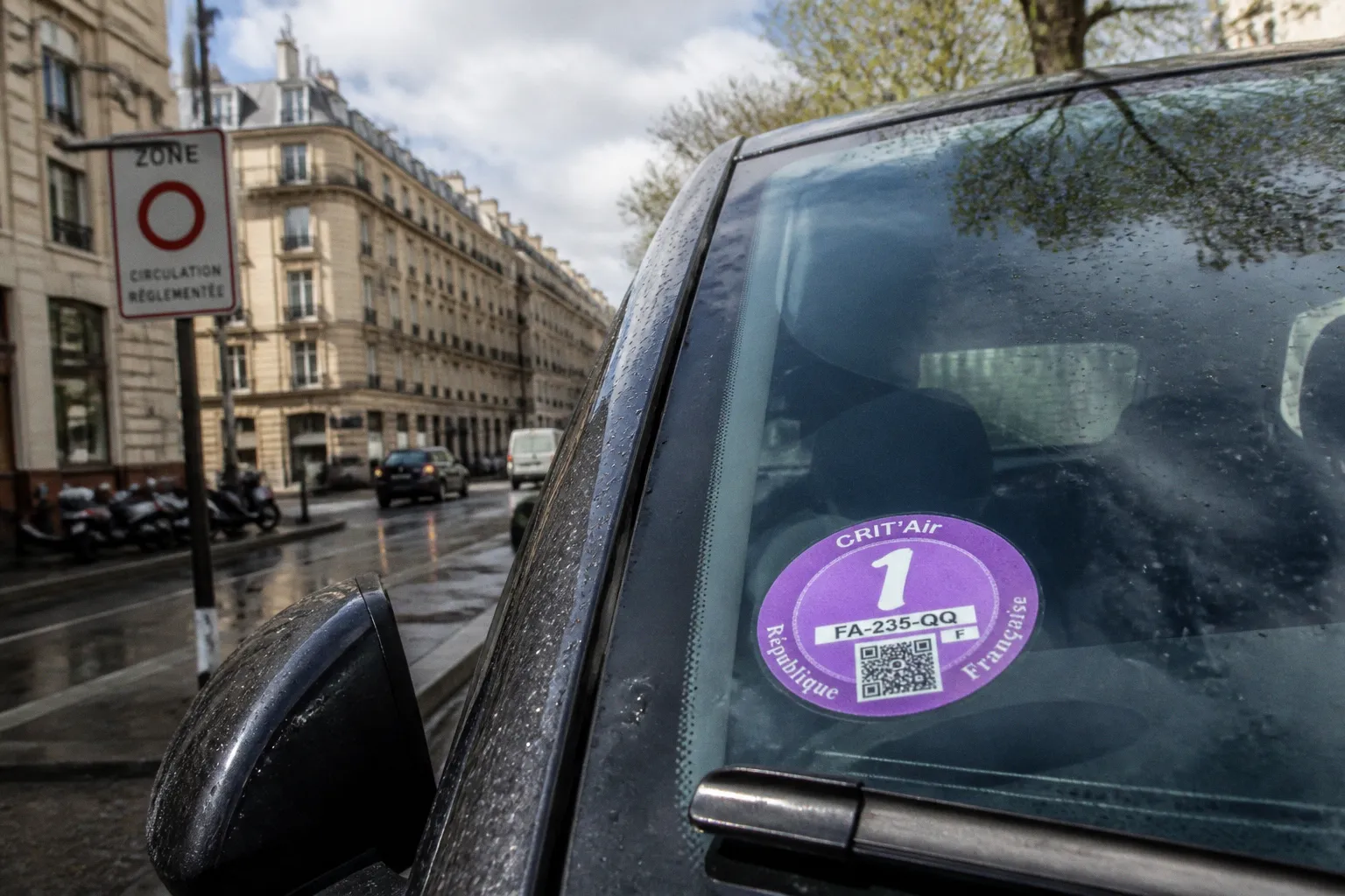 Vignette Crit'Air et voiture de location : les pièges à éviter